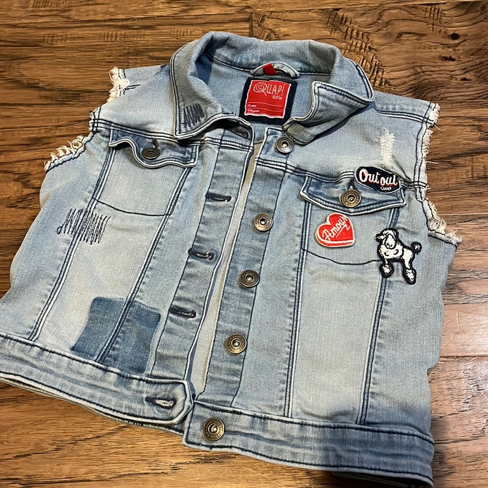 Quapi Girls French themed Patched Denim Vest size 10 (134/140)